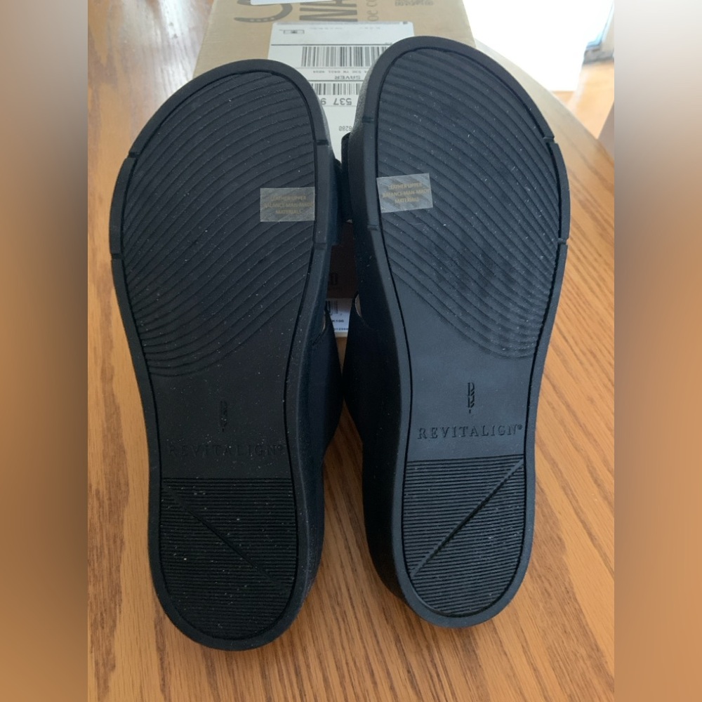 Revitalign Baja Leather Slide - Picture 6 of 10